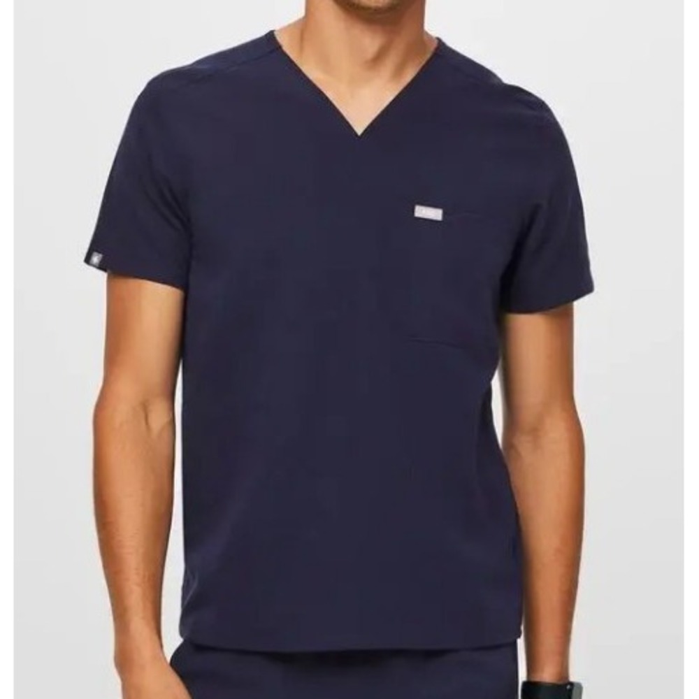 FIGS Technical Collection Men's Chisec Scrub Top Size L TM3000 Navy Blue